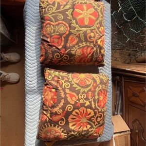 Paula Deen floral accent pillows